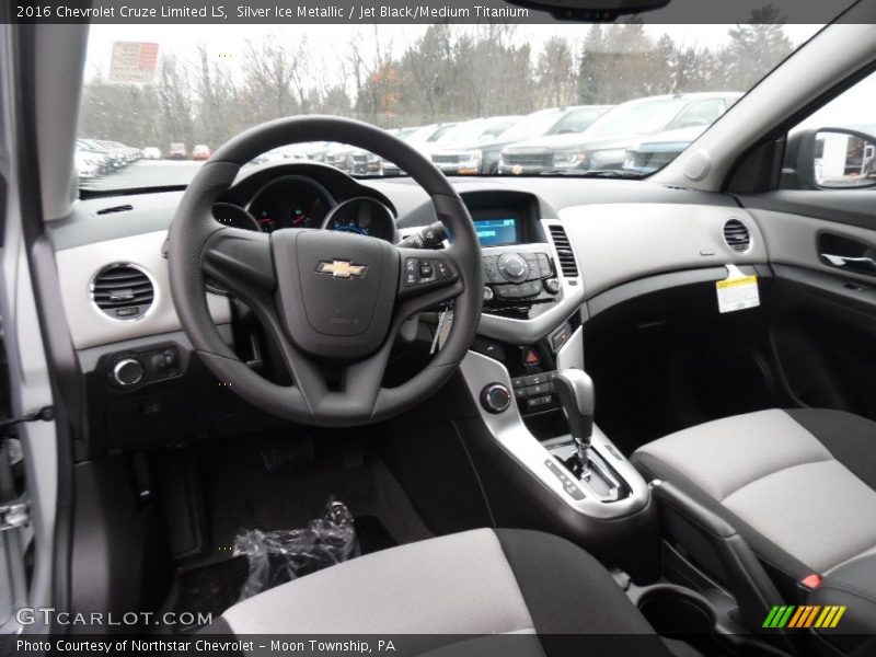 Silver Ice Metallic / Jet Black/Medium Titanium 2016 Chevrolet Cruze Limited LS