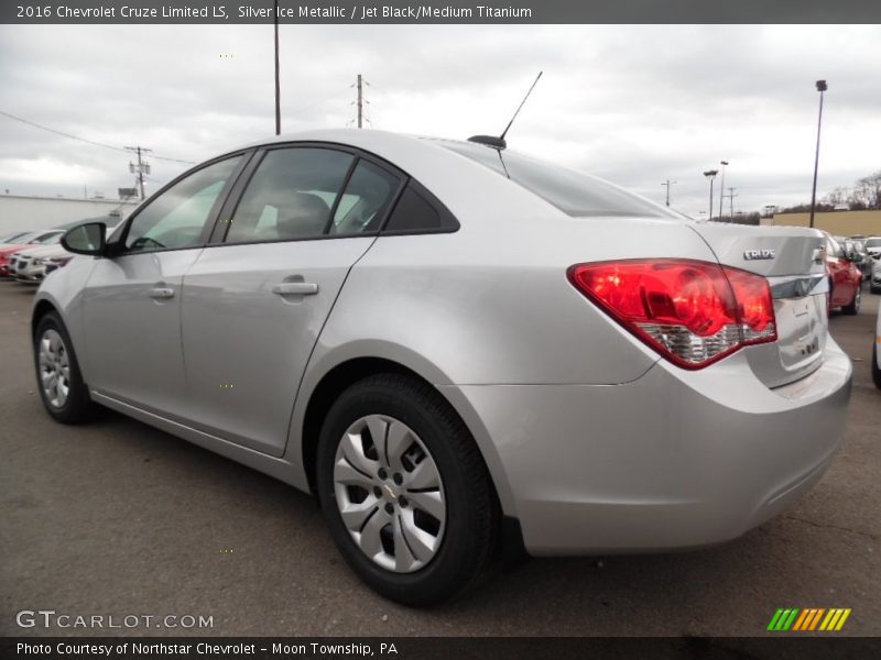 Silver Ice Metallic / Jet Black/Medium Titanium 2016 Chevrolet Cruze Limited LS