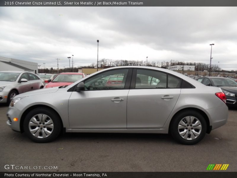 Silver Ice Metallic / Jet Black/Medium Titanium 2016 Chevrolet Cruze Limited LS