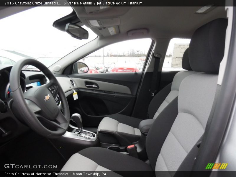 Silver Ice Metallic / Jet Black/Medium Titanium 2016 Chevrolet Cruze Limited LS