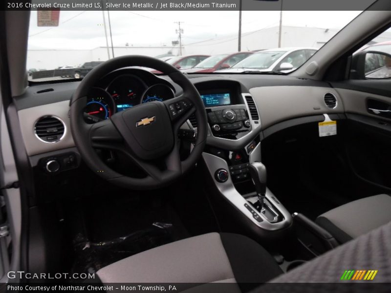 Silver Ice Metallic / Jet Black/Medium Titanium 2016 Chevrolet Cruze Limited LS