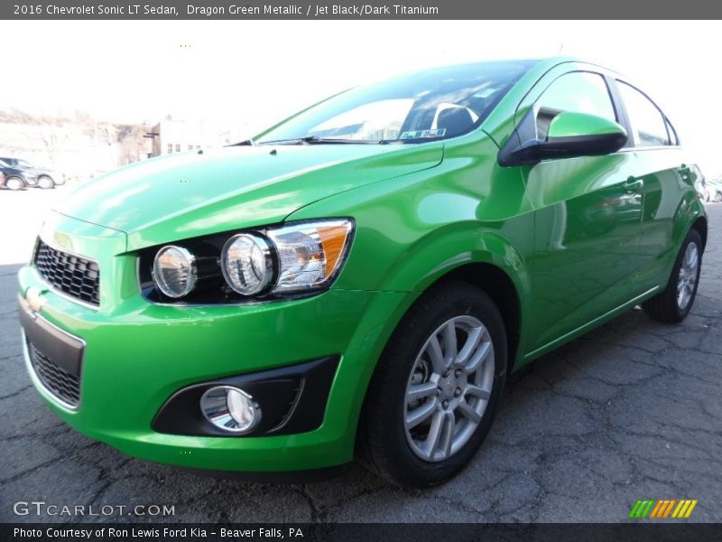 Front 3/4 View of 2016 Sonic LT Sedan