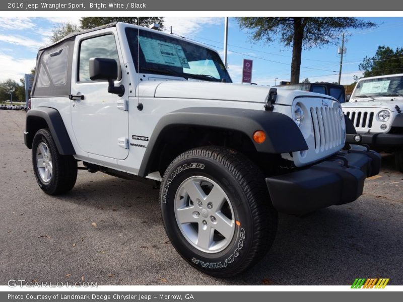 Bright White / Black 2016 Jeep Wrangler Sport