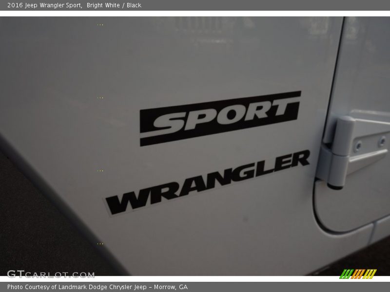 Bright White / Black 2016 Jeep Wrangler Sport