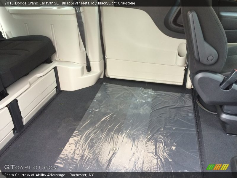 Billet Silver Metallic / Black/Light Graystone 2015 Dodge Grand Caravan SE