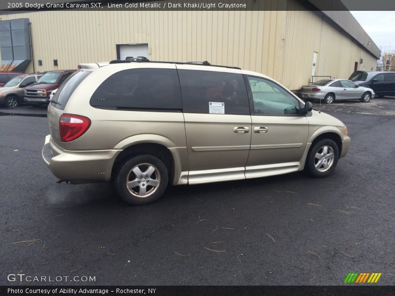 Linen Gold Metallic / Dark Khaki/Light Graystone 2005 Dodge Grand Caravan SXT