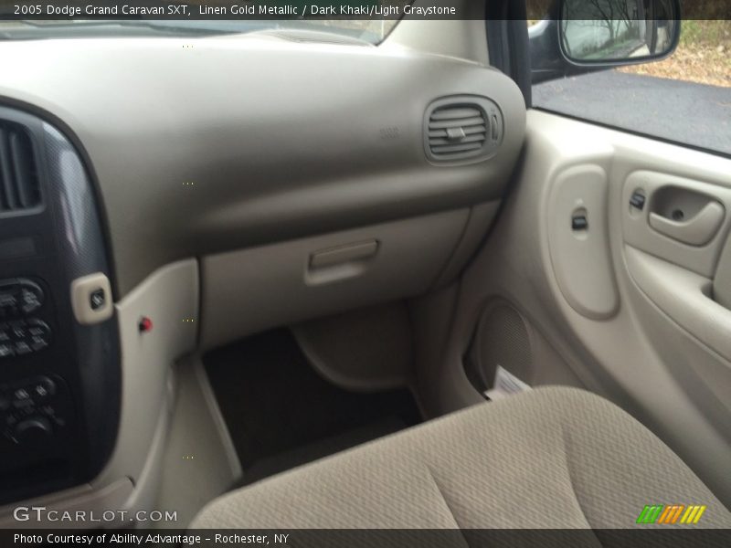 Linen Gold Metallic / Dark Khaki/Light Graystone 2005 Dodge Grand Caravan SXT