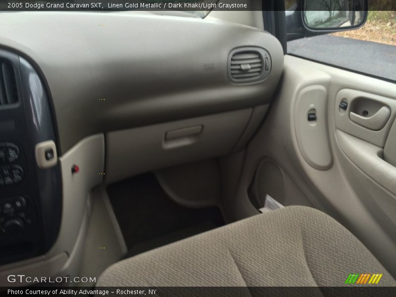 Linen Gold Metallic / Dark Khaki/Light Graystone 2005 Dodge Grand Caravan SXT