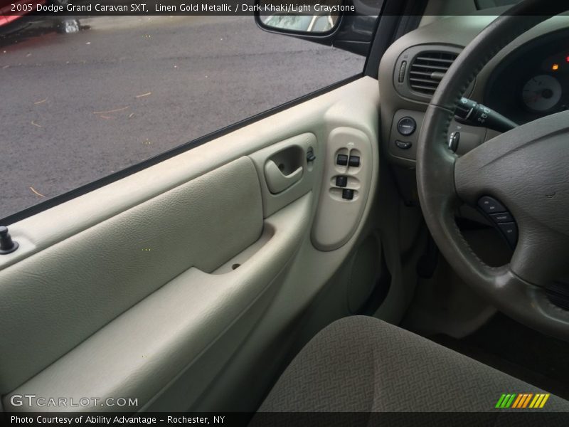 Linen Gold Metallic / Dark Khaki/Light Graystone 2005 Dodge Grand Caravan SXT