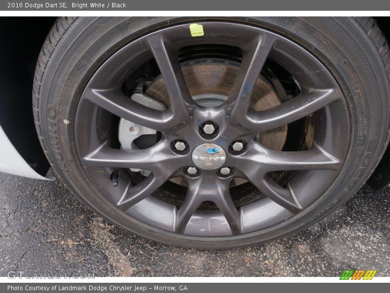 Bright White / Black 2016 Dodge Dart SE