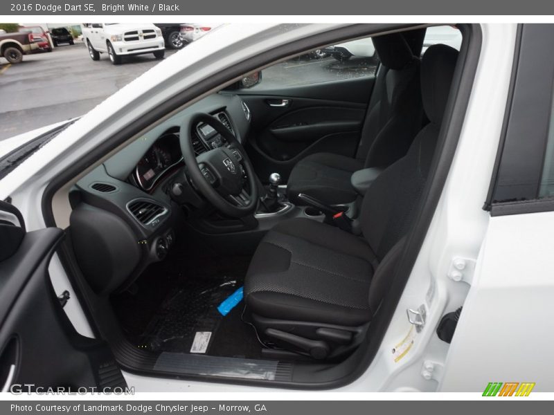 Bright White / Black 2016 Dodge Dart SE