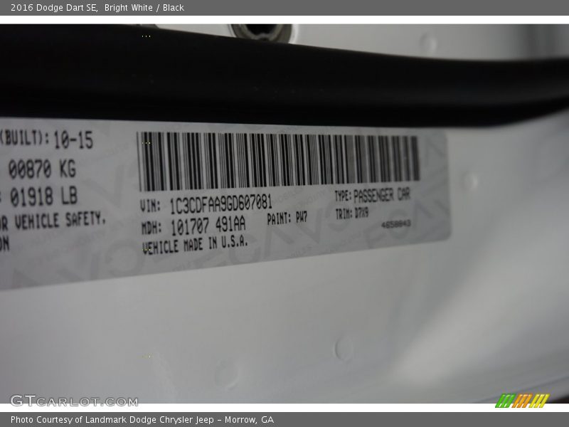 Bright White / Black 2016 Dodge Dart SE