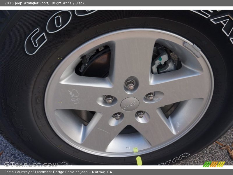 Bright White / Black 2016 Jeep Wrangler Sport