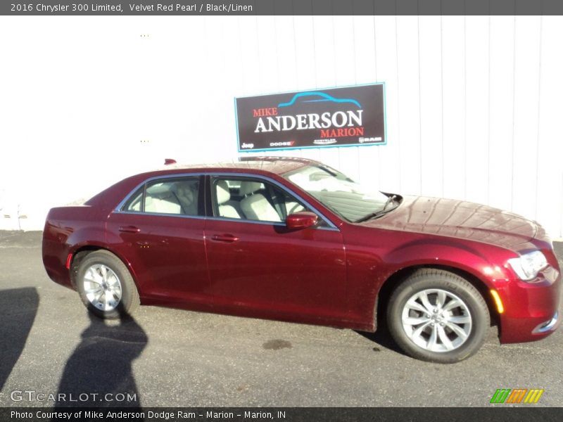 Velvet Red Pearl / Black/Linen 2016 Chrysler 300 Limited