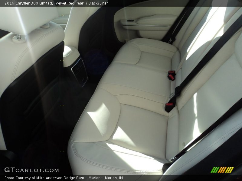Velvet Red Pearl / Black/Linen 2016 Chrysler 300 Limited