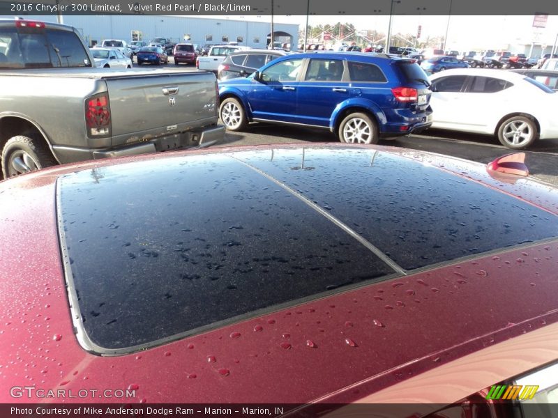 Velvet Red Pearl / Black/Linen 2016 Chrysler 300 Limited