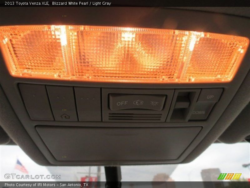 Blizzard White Pearl / Light Gray 2013 Toyota Venza XLE
