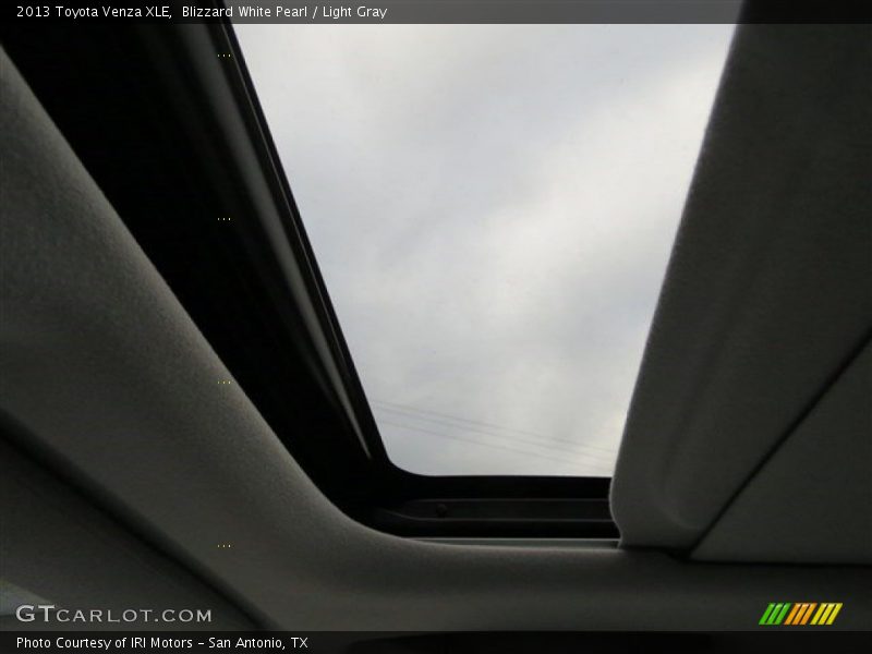 Blizzard White Pearl / Light Gray 2013 Toyota Venza XLE