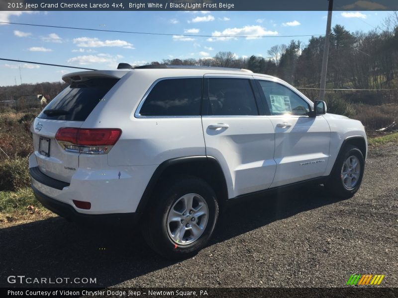 Bright White / Black/Light Frost Beige 2015 Jeep Grand Cherokee Laredo 4x4