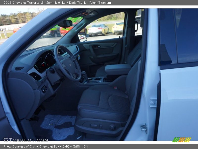 Summit White / Dark Titanium/Light Titanium 2016 Chevrolet Traverse LS