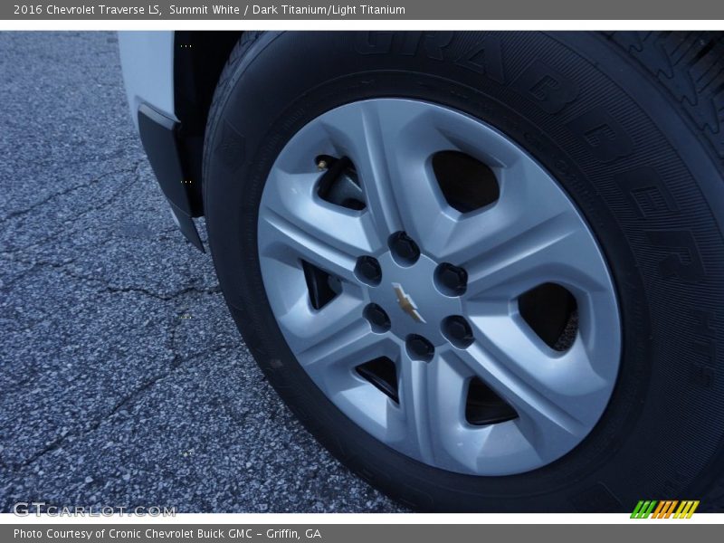 Summit White / Dark Titanium/Light Titanium 2016 Chevrolet Traverse LS