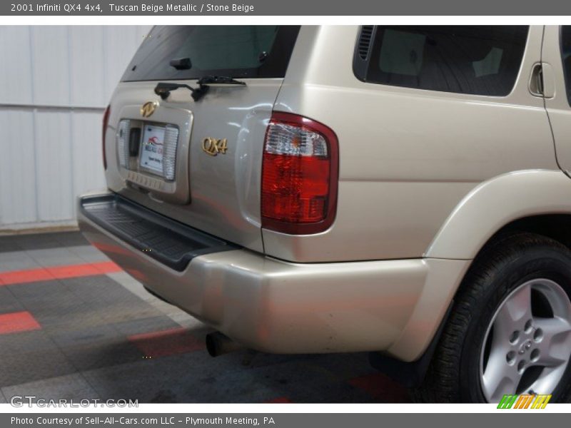 Tuscan Beige Metallic / Stone Beige 2001 Infiniti QX4 4x4