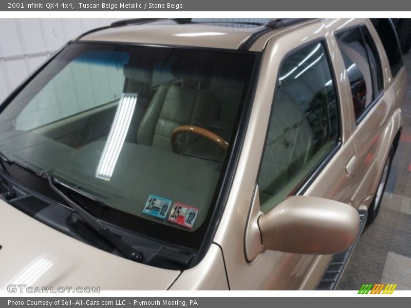 Tuscan Beige Metallic / Stone Beige 2001 Infiniti QX4 4x4