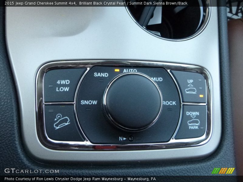 Brilliant Black Crystal Pearl / Summit Dark Sienna Brown/Black 2015 Jeep Grand Cherokee Summit 4x4