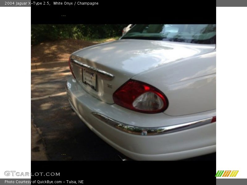 White Onyx / Champagne 2004 Jaguar X-Type 2.5