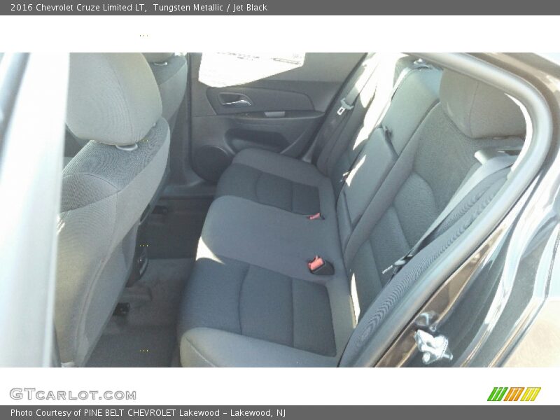Tungsten Metallic / Jet Black 2016 Chevrolet Cruze Limited LT