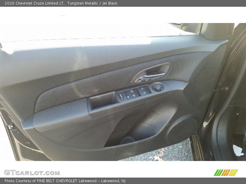 Tungsten Metallic / Jet Black 2016 Chevrolet Cruze Limited LT