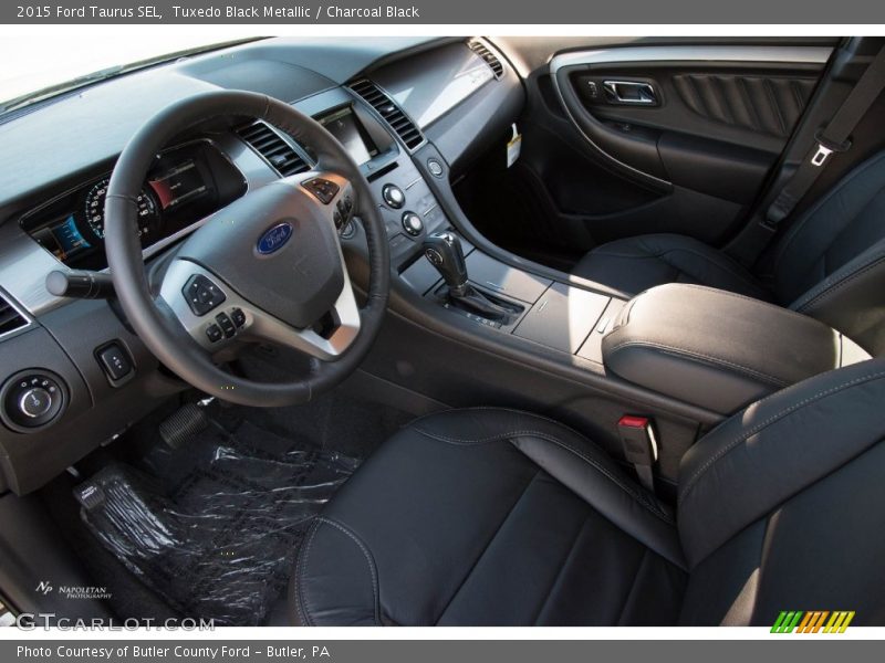 Tuxedo Black Metallic / Charcoal Black 2015 Ford Taurus SEL