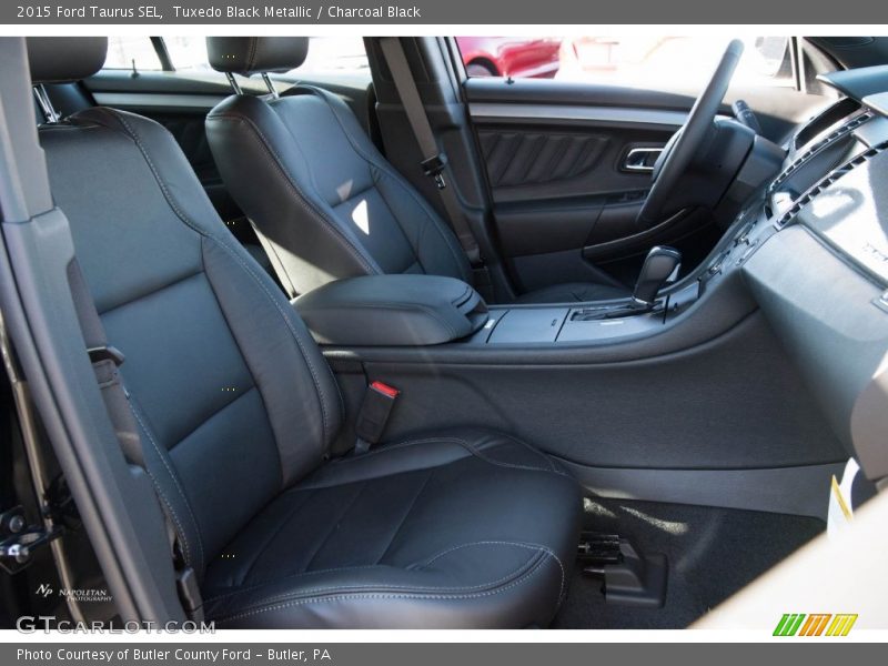 Tuxedo Black Metallic / Charcoal Black 2015 Ford Taurus SEL