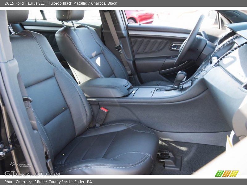 Tuxedo Black Metallic / Charcoal Black 2015 Ford Taurus SEL