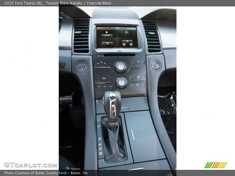 Tuxedo Black Metallic / Charcoal Black 2015 Ford Taurus SEL