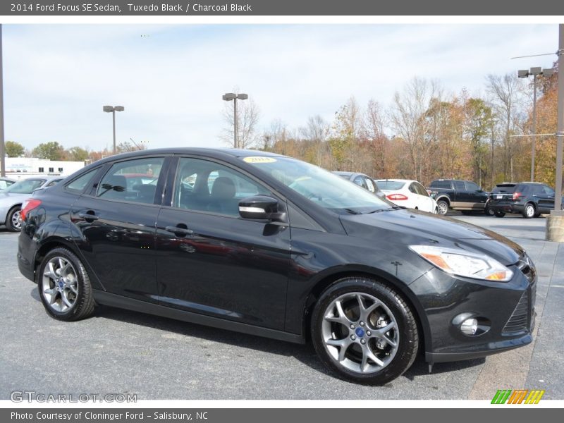 Tuxedo Black / Charcoal Black 2014 Ford Focus SE Sedan