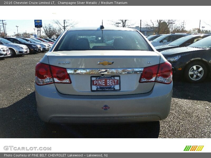 Champagne Silver Metallic / Medium Titanium 2016 Chevrolet Cruze Limited LT