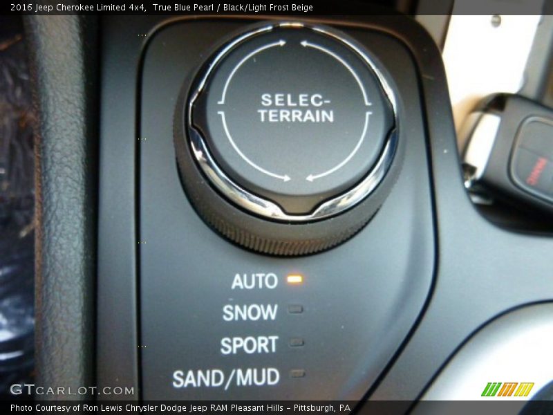 True Blue Pearl / Black/Light Frost Beige 2016 Jeep Cherokee Limited 4x4