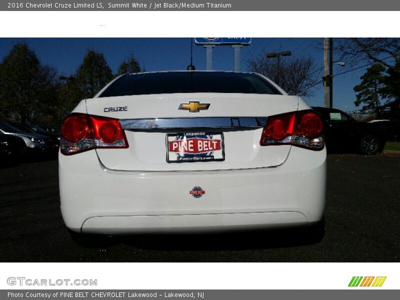 Summit White / Jet Black/Medium Titanium 2016 Chevrolet Cruze Limited LS