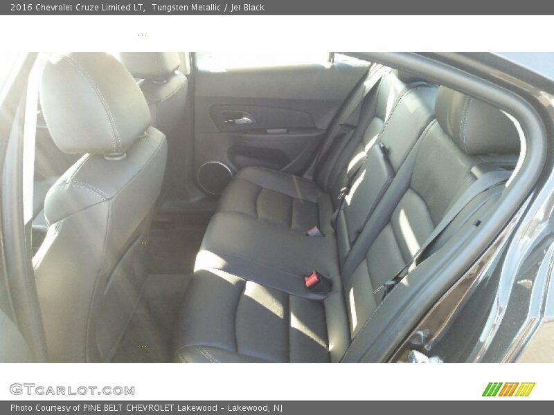 Tungsten Metallic / Jet Black 2016 Chevrolet Cruze Limited LT