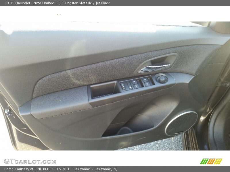 Tungsten Metallic / Jet Black 2016 Chevrolet Cruze Limited LT