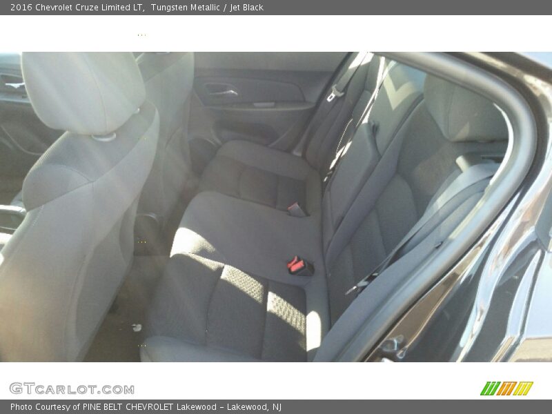 Tungsten Metallic / Jet Black 2016 Chevrolet Cruze Limited LT