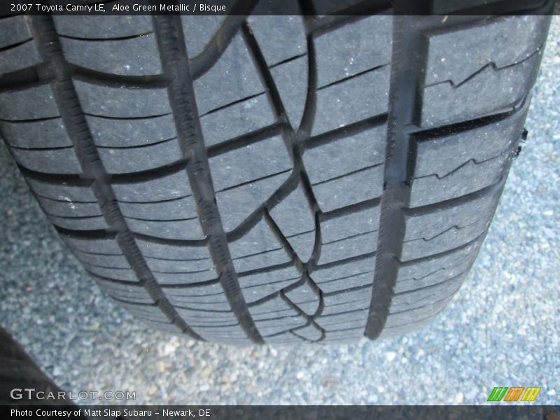 Aloe Green Metallic / Bisque 2007 Toyota Camry LE
