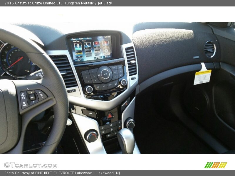 Tungsten Metallic / Jet Black 2016 Chevrolet Cruze Limited LT