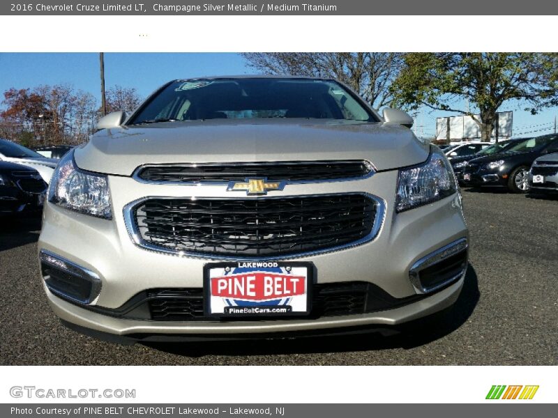 Champagne Silver Metallic / Medium Titanium 2016 Chevrolet Cruze Limited LT