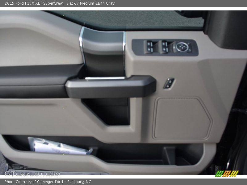 Black / Medium Earth Gray 2015 Ford F150 XLT SuperCrew