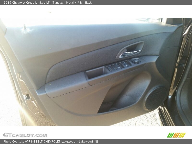Tungsten Metallic / Jet Black 2016 Chevrolet Cruze Limited LT
