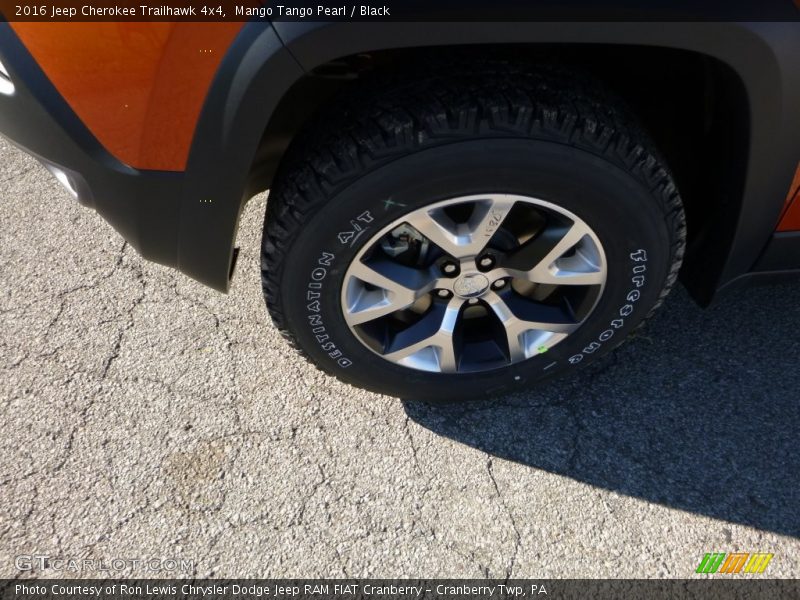 Mango Tango Pearl / Black 2016 Jeep Cherokee Trailhawk 4x4