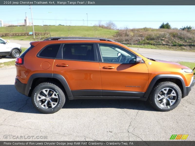 Mango Tango Pearl / Black 2016 Jeep Cherokee Trailhawk 4x4