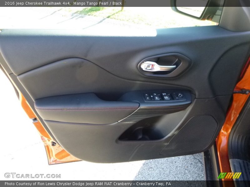 Mango Tango Pearl / Black 2016 Jeep Cherokee Trailhawk 4x4